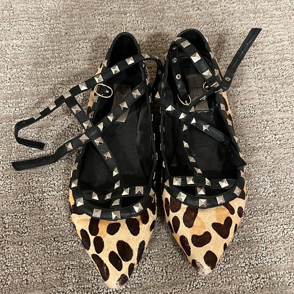 Rockstud leopard flats